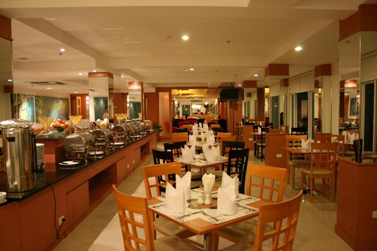 Baron Beach Hotel Паттайя Экстерьер фото