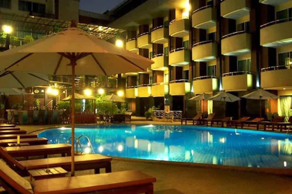 Baron Beach Hotel Паттайя Экстерьер фото