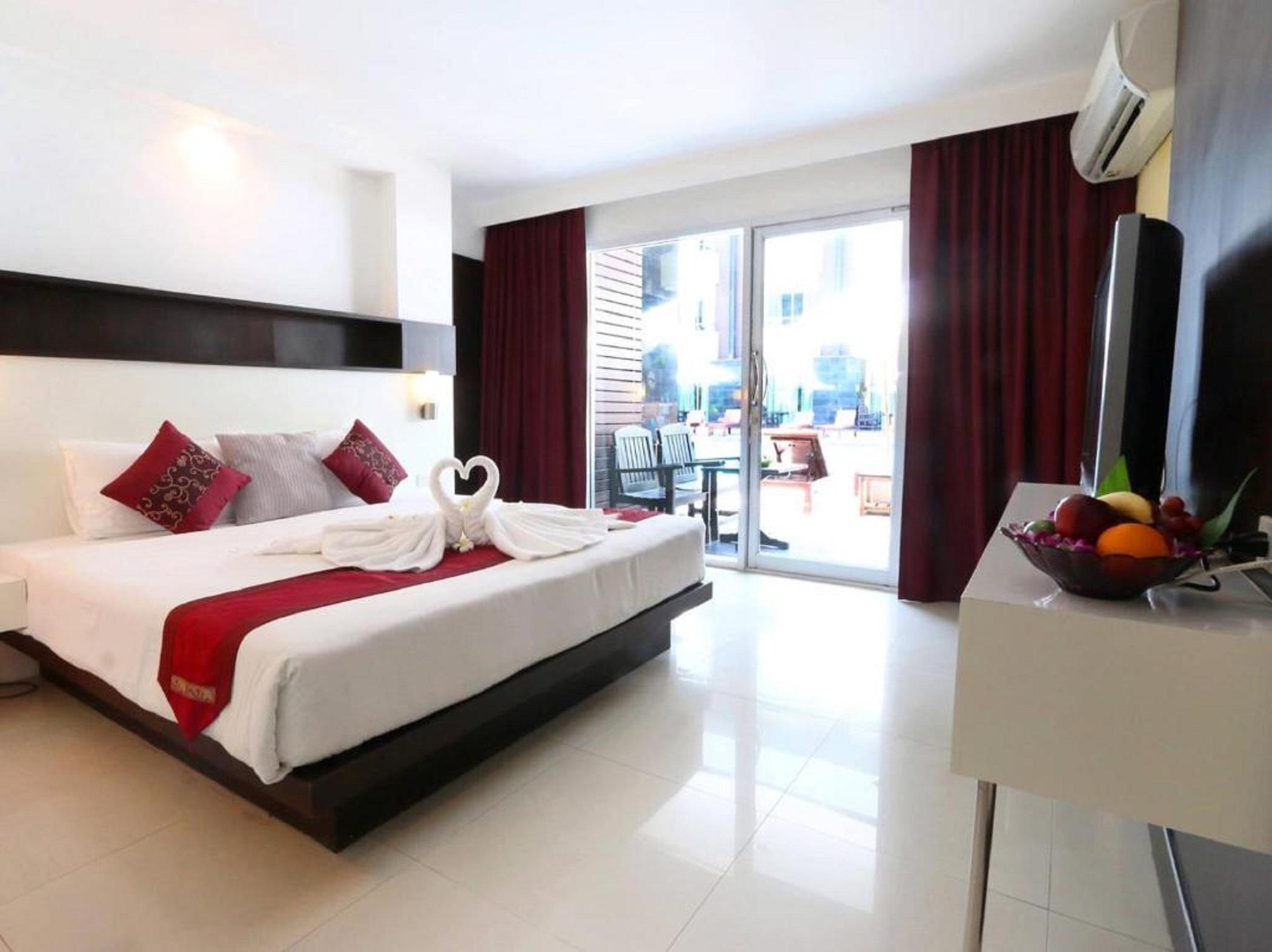 Baron Beach Hotel Паттайя Экстерьер фото