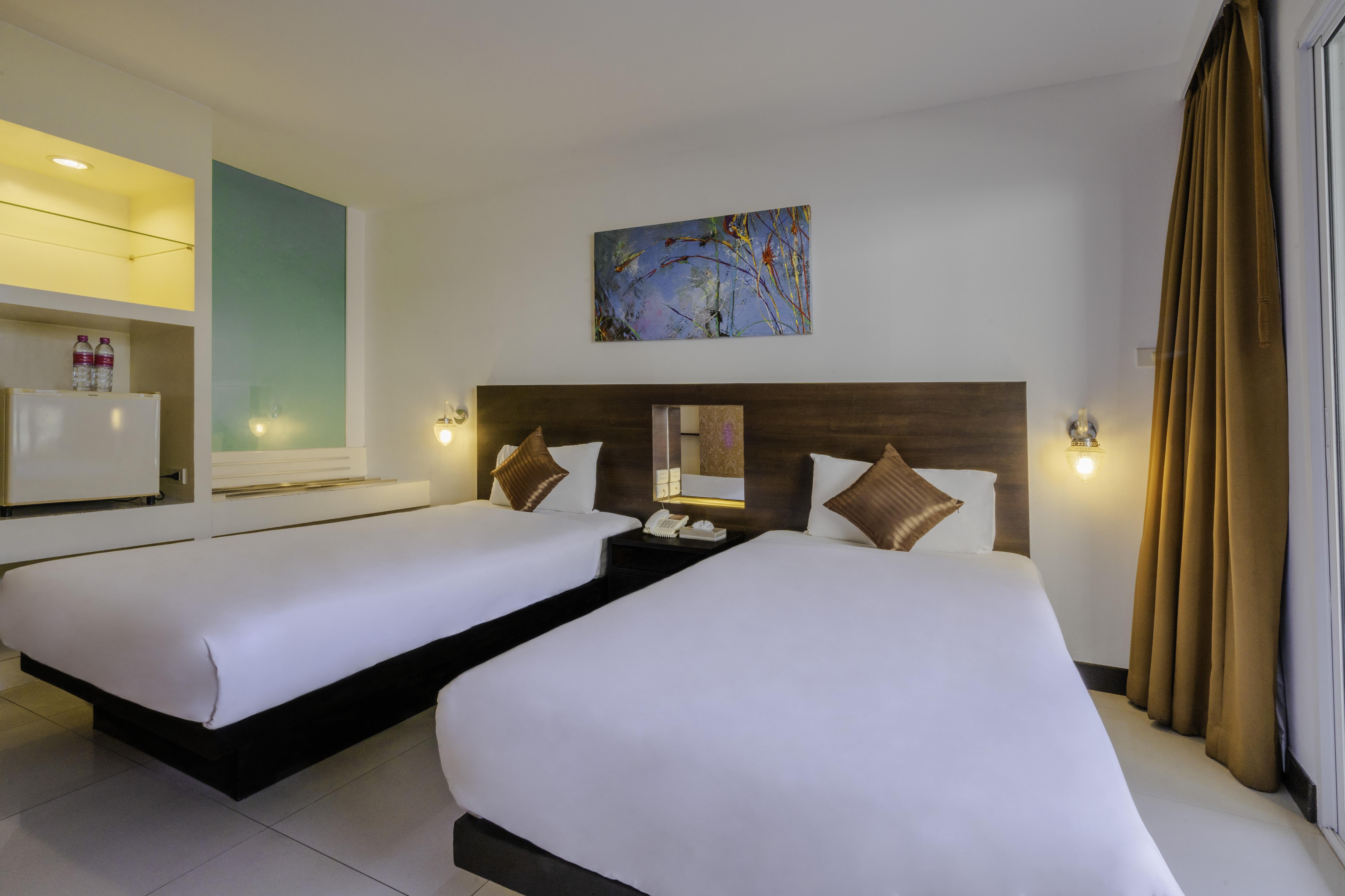 Baron Beach Hotel Паттайя Экстерьер фото