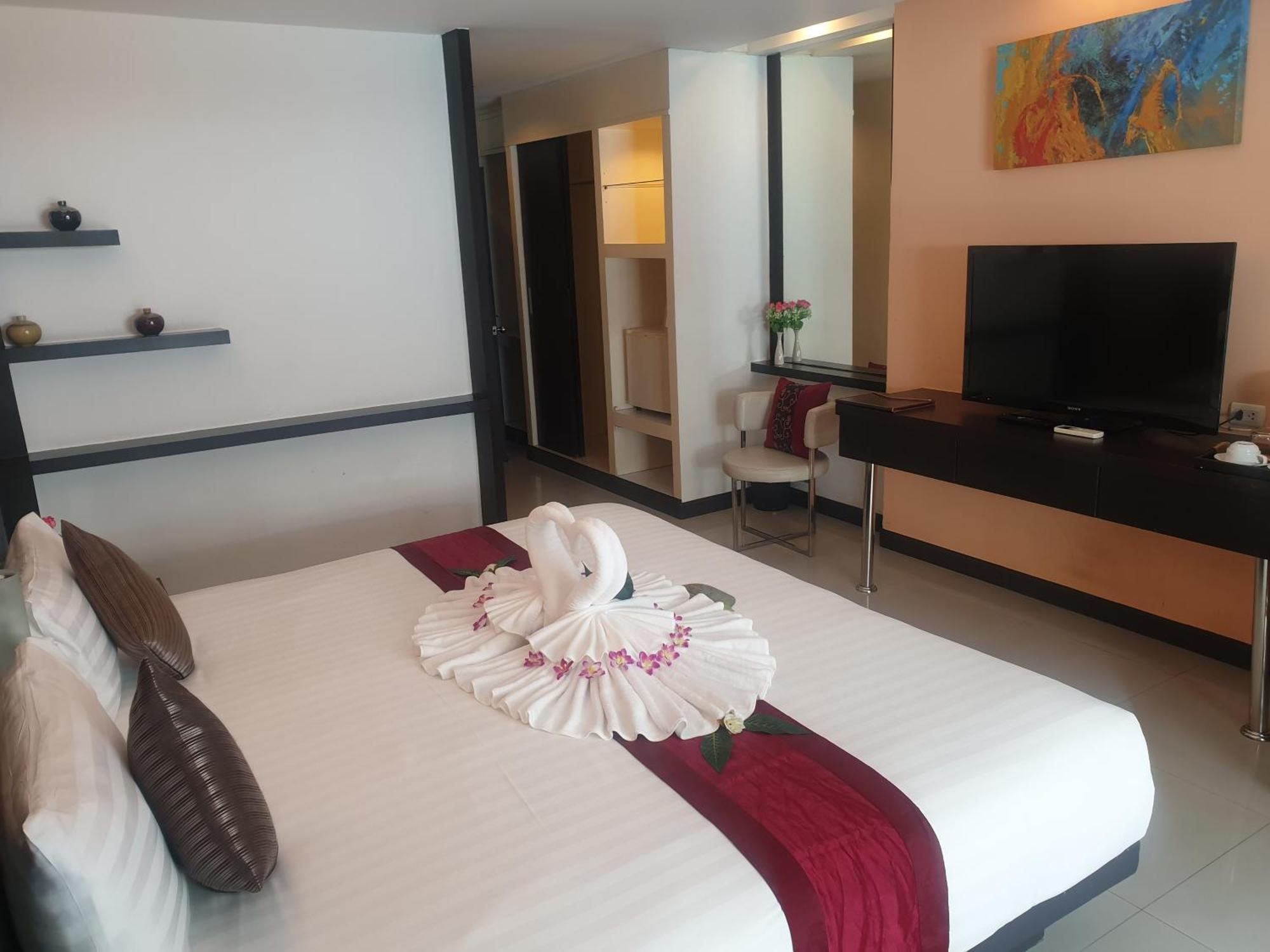 Baron Beach Hotel Паттайя Экстерьер фото