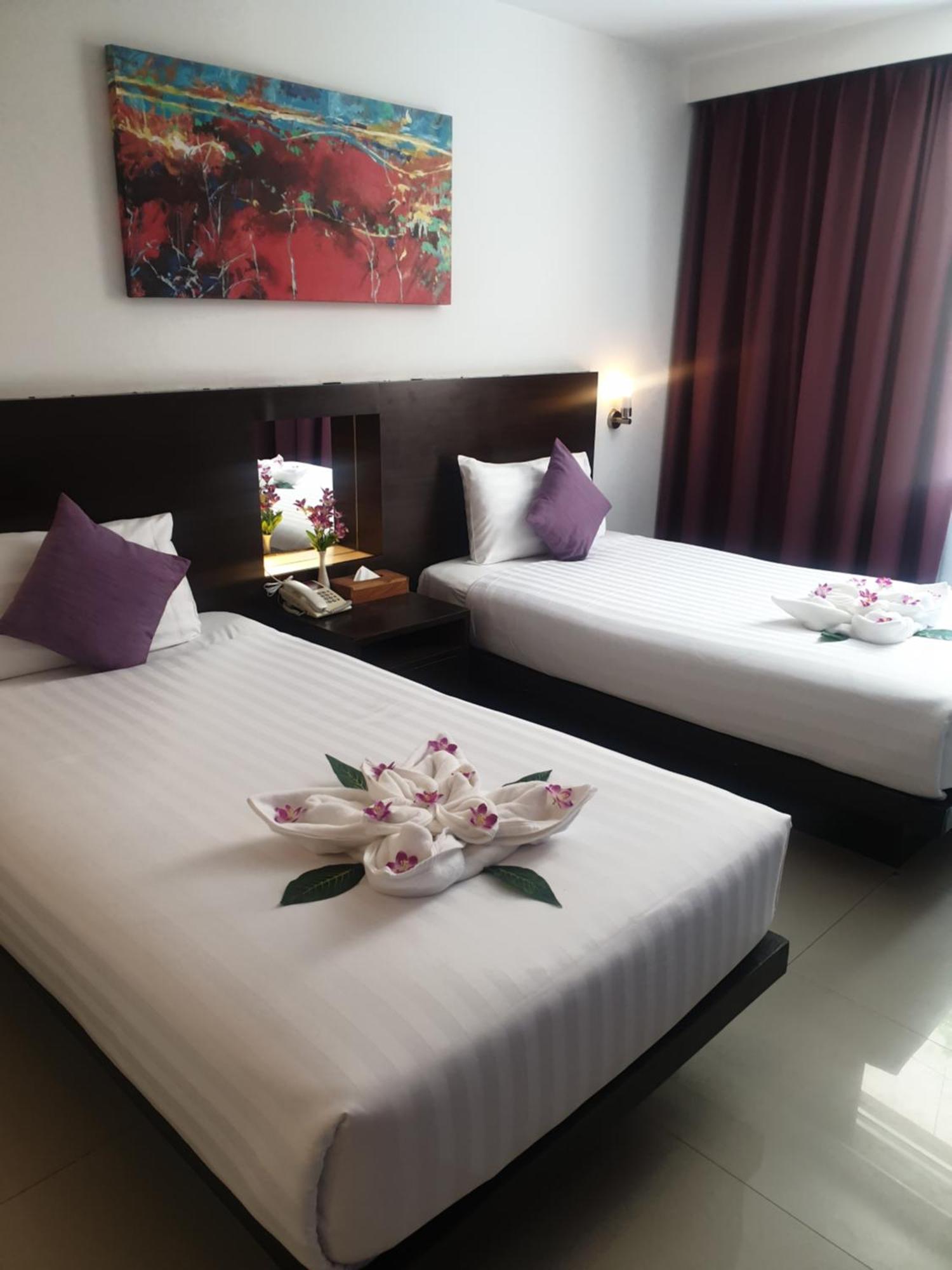 Baron Beach Hotel Паттайя Экстерьер фото